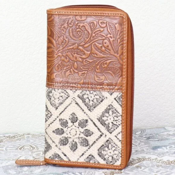 NEW Myra Bag EXCLUSIVE Floral Wallet Emboldened Leather Vintage Fashion - Picture 1 of 9